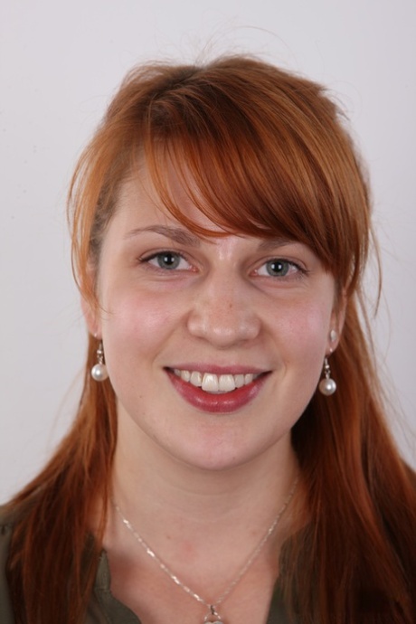 Redheaded amateur Ivana strips down to her birthday suit before taking a seat 79824313