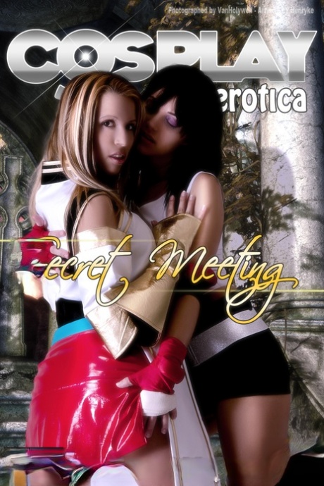 Cosplayers pause for a lesbian kiss while wearing their outfits 13873577