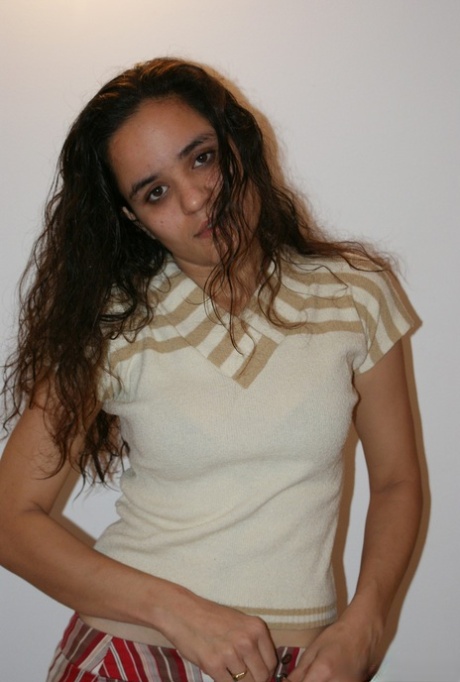 Indian solo girl reveals her brassiere while changing her clothing 24382133