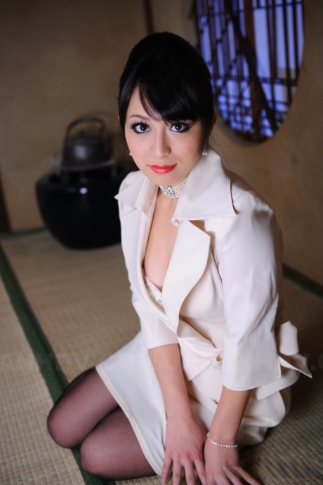 Classy Japanese model Nana Kunimi flashes her lace bra with red lips 74025266