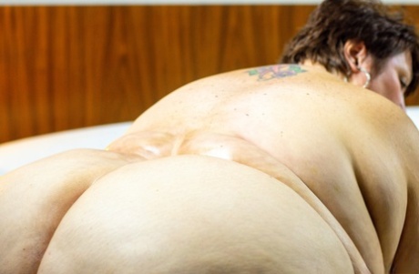 Obese older woman Ms Cheeky Clean puts her massive ass on display 81441245