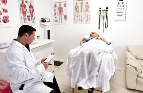 Reality beauty with an perfect ass Tasha Reing going through a doctor check 55072704