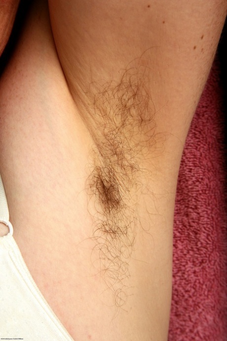 Older lady Magnolia shows off her unshaven armpits and twat on the toilet 60162907